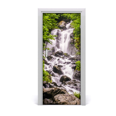 Fototapeta samoprzylepna na drzwi Wodospad w lesie