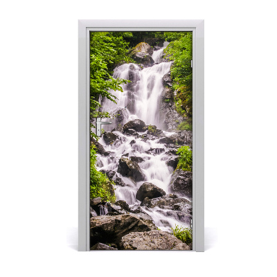 Fototapeta samoprzylepna na drzwi Wodospad w lesie