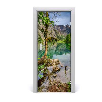 Naklejka na drzwi samoprzylepna Jezioro w górach