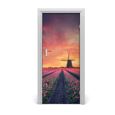Fototapeta samoprzylepna DRZWI pole tulipanów