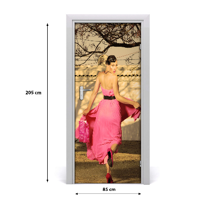 Naklejka fototapeta na drzwi Ludzie Kobieta w różu