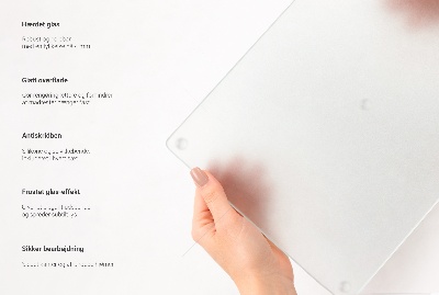 Deska do krojenia w półtransparentnym, prostokątnym kształcie