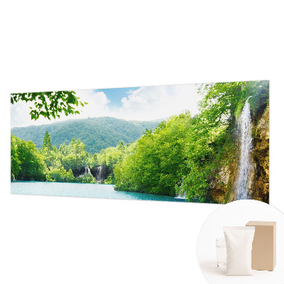 Dekoracyjna fototapeta na ścianę z motywem naturalnego wodospadu