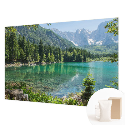 Fototapeta fizelinowa do sypialni z motywem zielonego jeziora