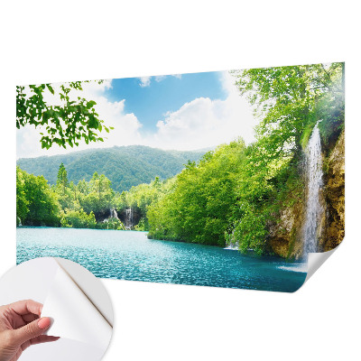 Dekoracyjna fototapeta na ścianę z motywem naturalnego wodospadu