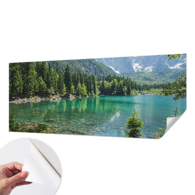 Fototapeta samoprzylepna do sypialni z motywem zielonego jeziora