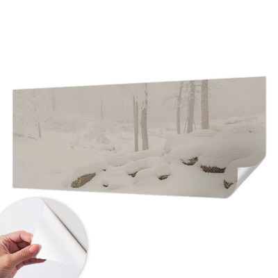 Fototapeta samoprzylepna z nadrukiem ze zdjęciem przedstawiającym śnieżny las