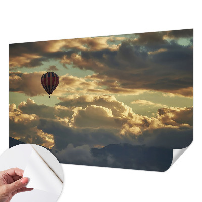 Fototapeta samoprzylepna z nadrukiem Balon w chmurach