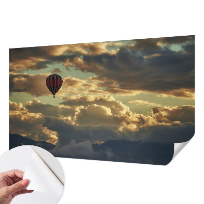 Fototapeta samoprzylepna z nadrukiem z motywem balonu w chmurach