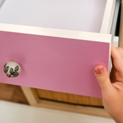 Folia samoprzylepna na meble Chłodny róż