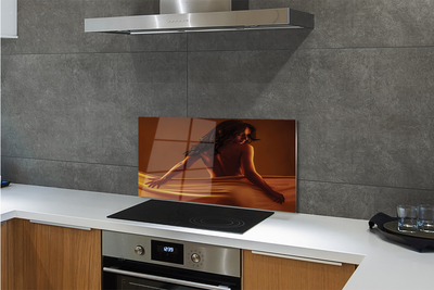 Panel szklany do Kuchni Kobieta Owinięta Materiałem