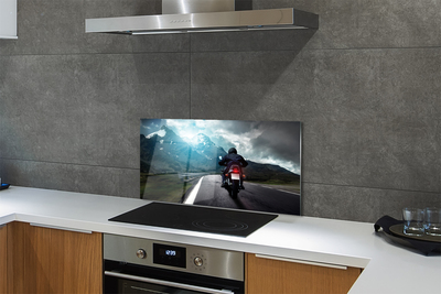 Szkło do Kuchni na Ścianę Motocyklista na Górskiej Trasie