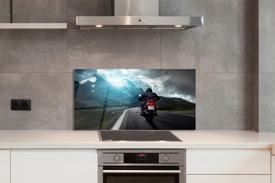 Szkło do Kuchni na Ścianę Motocyklista na Górskiej Trasie