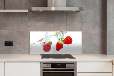 Szkło do Kuchni na Ścianę Truskawki w Wodzie na Białym Tle