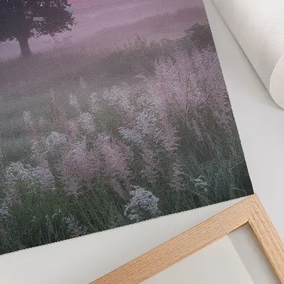 Plakat ścienny samotne drzewo w mgle w pastelowych kolorach nieba