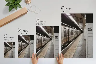 Plakat na płótnie nowoczesny peron metra jako dynamiczna przestrzeń architektoniczna