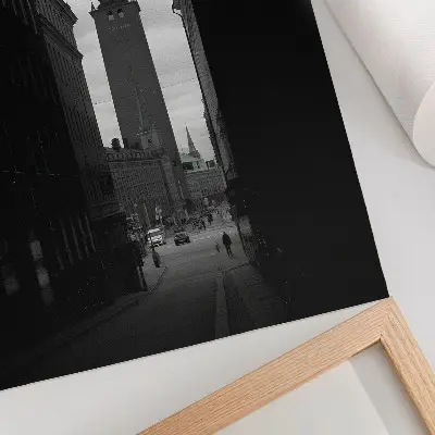 Nowoczesna grafika na płótnie czarno-biała ulica z monumentalną wieżą w centrum