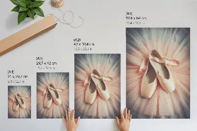 Nowoczesna grafika na płótnie przedstawiająca baletki na różowej tiulowej spódnicy w duchu harmonii i elegancji