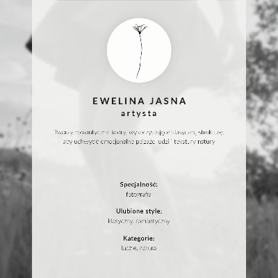 Plakat na płótnie Czarno-biała fotografia łąki pełna harmonii i spokoju