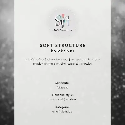 Plakat z teksturą płótna intensywna czerwień z kontrastową piłką i wężem ogrodowym