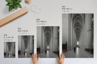 Plakat na płótnie Gotycka architektura z majestatycznymi kolumnami