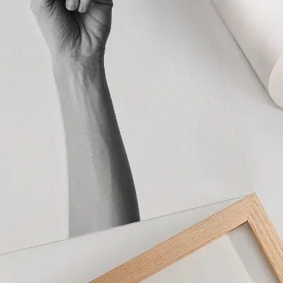Plakat ścienny monochromatyczna dłoń na pustym tle