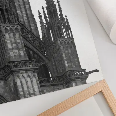 Plakat na płótnie z misternie zdobioną architekturą w stylu gotyckim o dużym kontraście