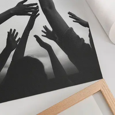 Nowoczesna grafika na płótnie z motywem minimalistycznych rąk wyciągniętych w górę