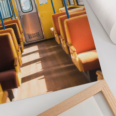 Plakat z teksturą płótna Żółte wnętrze wagonu z pomarańczowymi siedzeniami