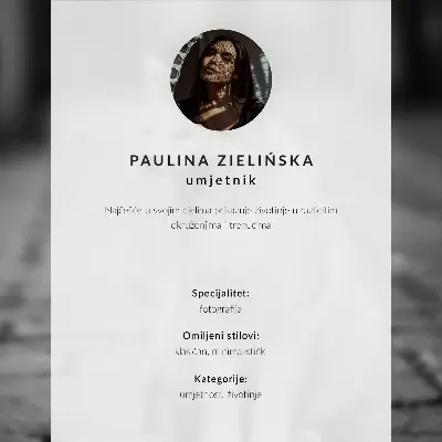 Plakat na płótnie z motywem uroczego kota na brukowanej ulicy w estetyce czarno-białej