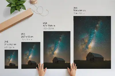 Plakat ścienny z motywem nocnego nieba, gwiazd i drogi mlecznej nad stodołą