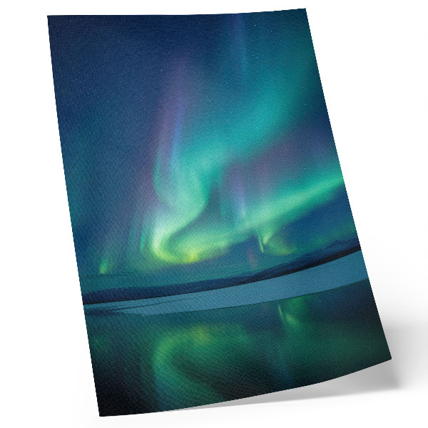 Plakat ścienny Zorza polarna w tle pięknej przyrody nocnej