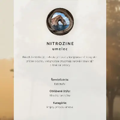 Nowoczesna grafika na płótnie drewniana ścieżka w lesie z drzewami w jesiennych kolorach