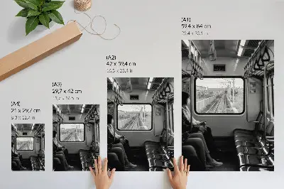 Czarno-biała fotografia wagonu pociągu plakat z teksturą płótna