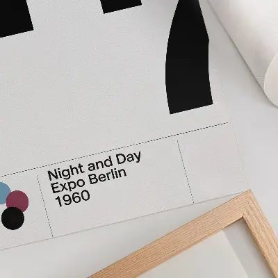 Minimalistyczny plakat z dużymi cyframi czarno-biały z teksturą płótna