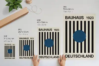 Plakat ścienny z motywem czarnych linii na beżowym tle w granatowym stylu nowoczesnym