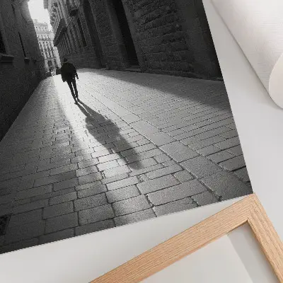 Plakat z teksturą płótna czarno-biała fotografia przedstawiająca architekturę uliczki