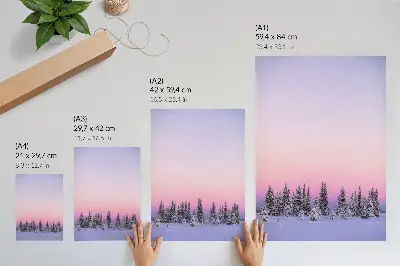 Plakat z teksturą płótna zimowe drzewa z nastrojowym pastelowym niebiem w stylu spokoju