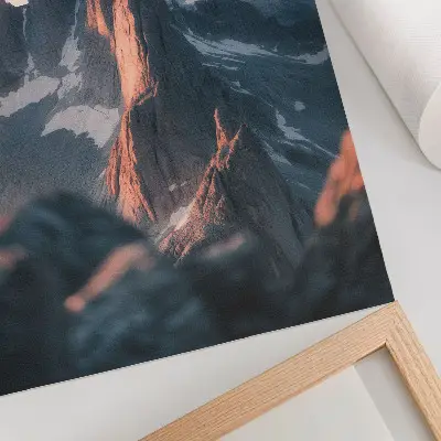 Plakat ścienny góry w pastelowych odcieniach w świetle zachodu słońca