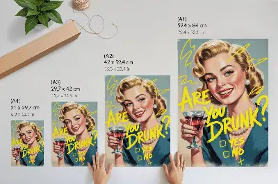 Plakat ścienny kobieta w stylu retro z komiksowym tekstem i dynamicznymi kolorami