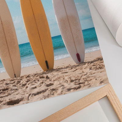 Plakat ścienny Deski surfingowe na plaży pod błękitnym niebem