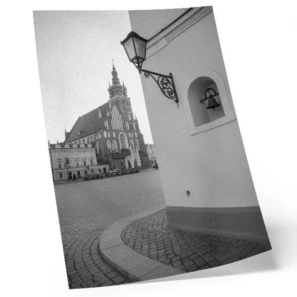 Plakat z teksturą płótna elegancka czarno-biała architektura z symetrią