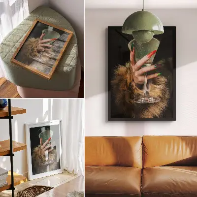 Nowoczesna grafika na płótnie przedstawiająca dłoń z kolorowymi paznokciami, kieliszkiem i futrem