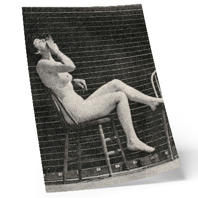 Plakat ścienny Kobieta siedząca nago na krześle i paląca papierosy, Eadweard Muybridge