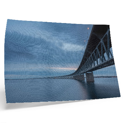 Plakat Nowoczesny most nad spokojną wodą