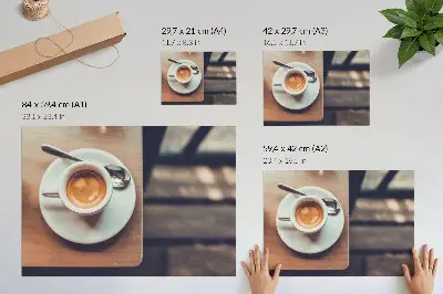 Wydruk na płótnie filiżanka espresso na drewnianym stole w kontrastach