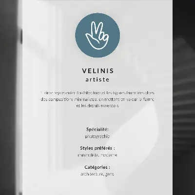 Plakat do salonu czarna sylwetka za szklaną ramą w stylu minimalistycznym