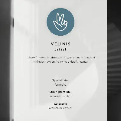 Plakat do salonu czarna sylwetka za szklaną ramą w stylu minimalistycznym