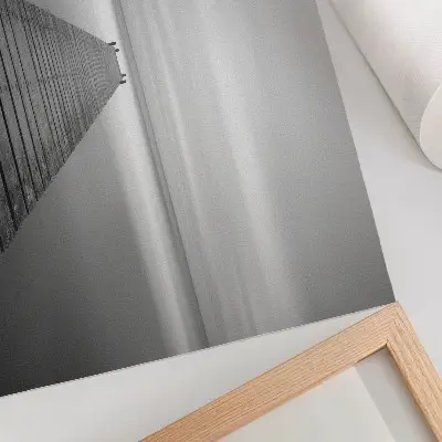 Wydruk na płótnie monochromatyczne molo ze spokojną taflą wody w eleganckim stylu