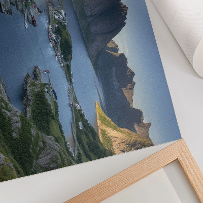 Grafika na ścianę Góry i spokojna zatoka z kolorowymi domkami